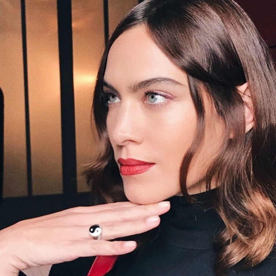 Yin yang 2025 ring alexa chung